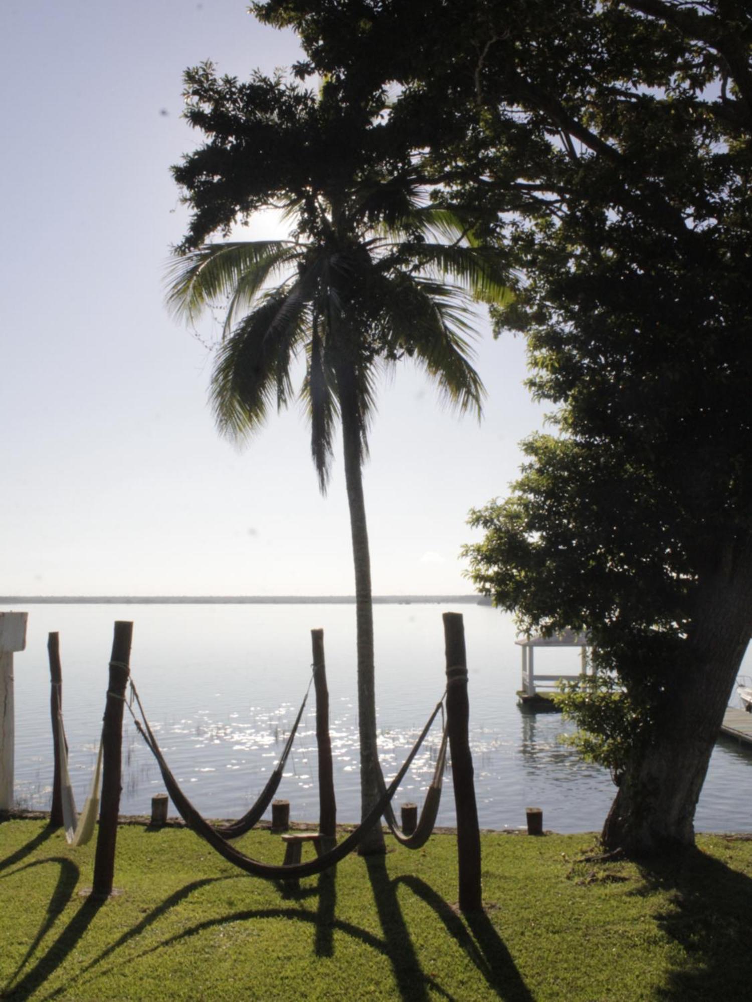 Tropic Bacalar Hotel Bagian luar foto